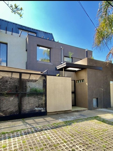 Casa En Martínez Dardo Rocha 