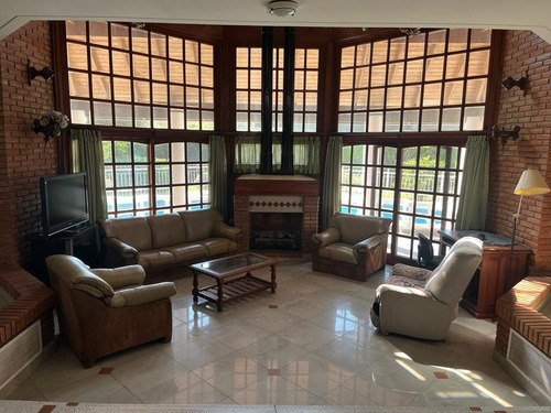 Casa Unica En Country Las Lajas