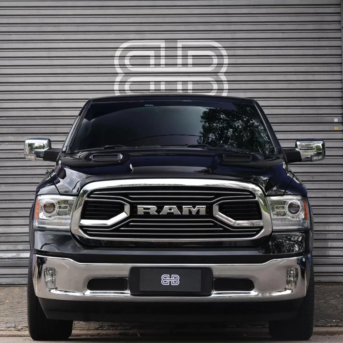 RAM Ram Classic 5.7 Laramie Cab. Dupla 4X4 Aut. 4P