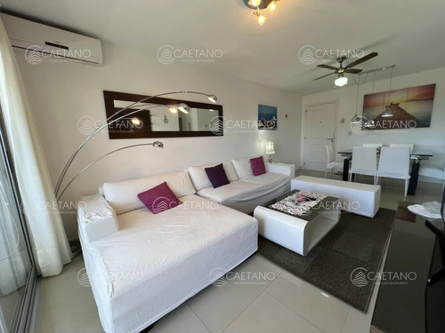 Venta Apartamento 2 Dormitorios. Playa Mansa, Punta Del Este 