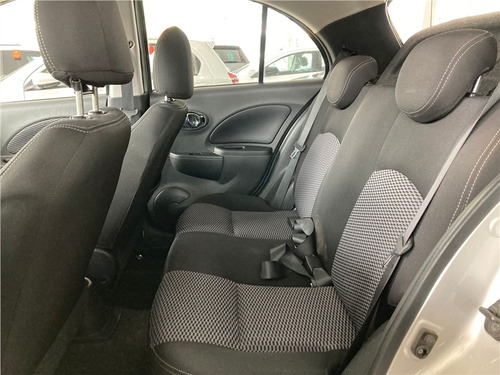 Nissan March 1.6 SV 16V FLEXSTART 4P XTRONIC