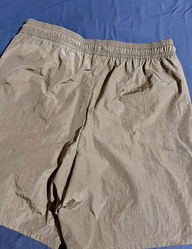 Pantalón Corto Adidas City Escape Woven. (Usado)