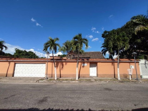 Imagen 14 de 30 de Casa En Venta En El Pedregal Barquisimeto, Piscina, Sauna, Jacuzzi Y Un Gran Vestier, Cod 22-4779, Inf 04245943684, J20