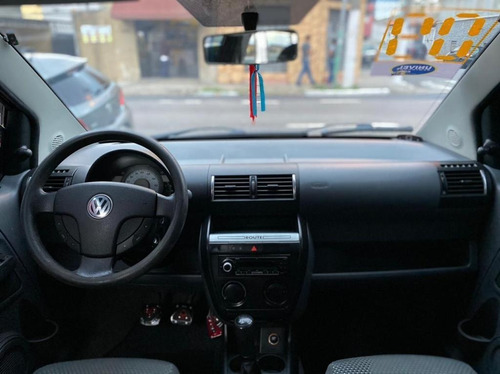 Imagem 5 de 10 de Volkswagen Fox 1.0 Route Flex 2009 - Versão Especial