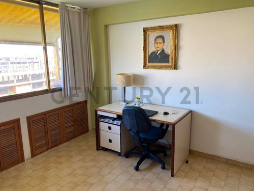 Apartamento En Venta Lecheria Complejo Turístico El Morro Cr Pelícano