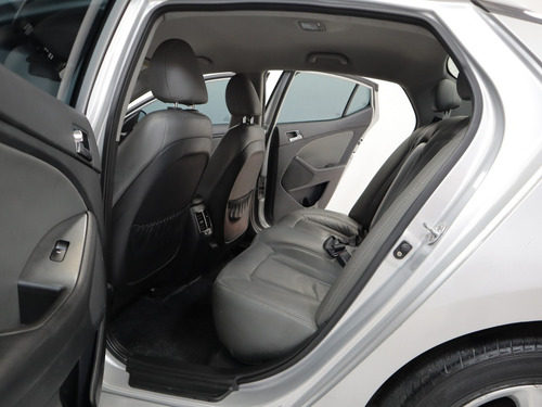 Kia Optima 2.0 At