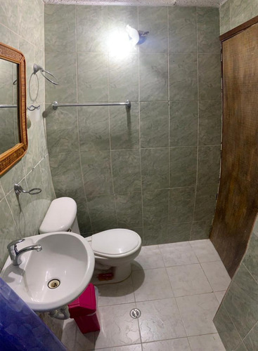 Imagen 18 de 19 de Apartamento En Venta De Oportunidad Juan Griego Edificio La Galera