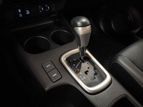 Toyota Hilux 2.8 D-4D TURBO DIESEL CD SRX 4X4 AUTOMÁTICO