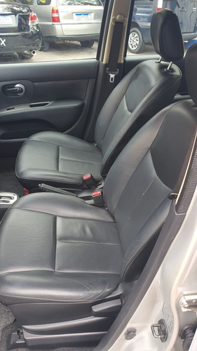 Imagem 7 de 9 de Nissan Livina 2012 1.8 Sl Flex Aut. 5p
