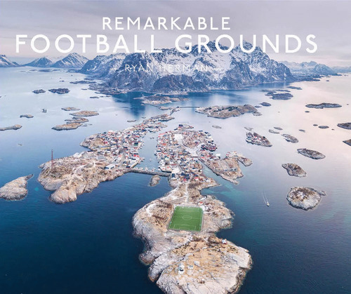 Libro- Remarkable Football Grounds -original