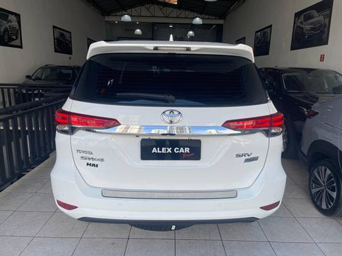 Toyota Hilux SW4 2.7 VVT-I FLEX SRV 7L 4X2 AUTOMÁTICO