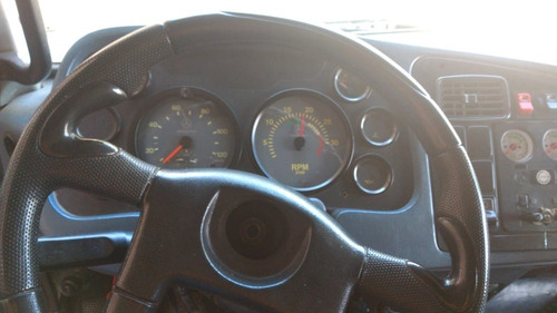 Mercedes Benz L1418r - Branco - 2001 - Truck Baú -