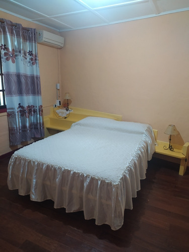 Imagen 13 de 16 de Casa Muy Buena Ubicación, 5 Ambientes Y Dependencias.