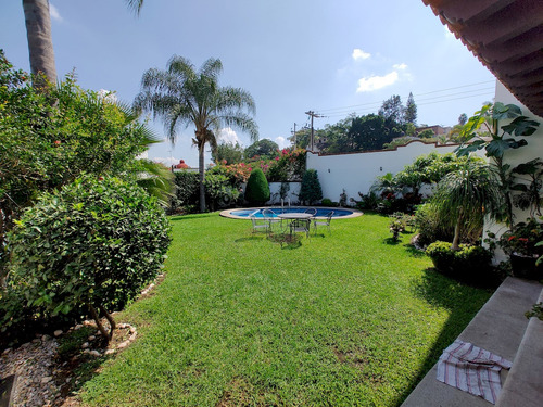 Casa Residencia En Venta En Lomas De Jiutepec.
