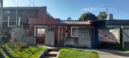 Merlo Norte, Venta Casa 3 Amb Escritorio Galería Fondo Garage Pasante Reciclada A Nuevo, Cerca Autopista Del Oeste Y Camino De La Ribera