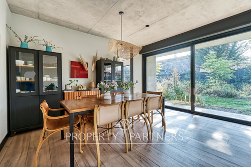 Moderna Casa En Condominio No Perimetral Con Excel...