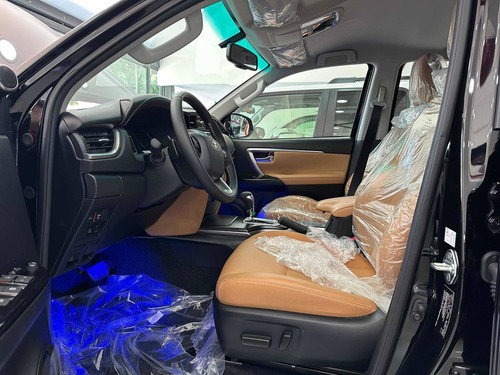 Imagen 9 de 14 de Toyota Fortuner Fortuner Vx.r