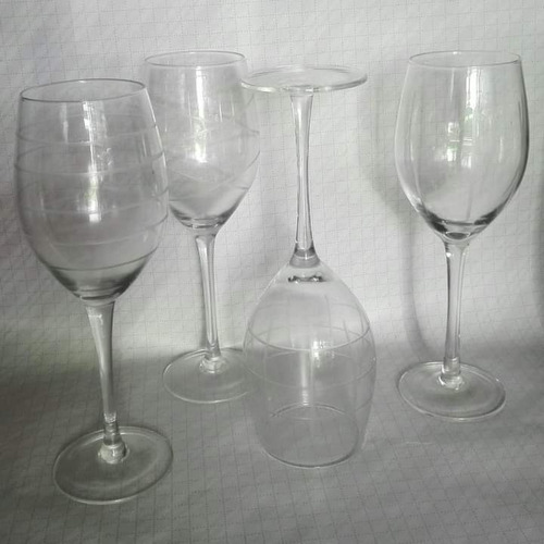 Imagen 7 de 9 de Set De Cuatro Copas De Vidrio Para Vino.nuevas. Marca Maint