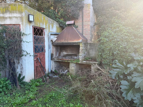 Casa Modesta En Plena Av San Martin