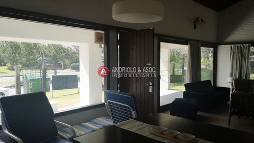 Casa En Punta Del Este, Playa Mansa, Cerca Del Mar, Venta, Alquiler Anual, Y Temporada- Ref: 6622