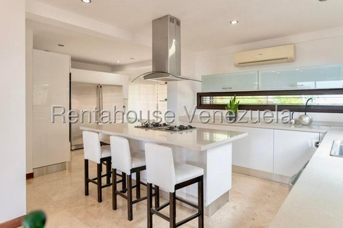 Casa ( 3 Niveles / Remodelada) Venta Alto Hatillo ( Urb. La Hatillana) Mls-25-8876