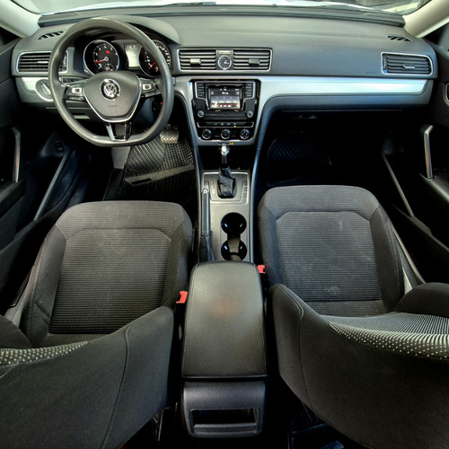 Volkswagen Passat 2.5 Comfortline At