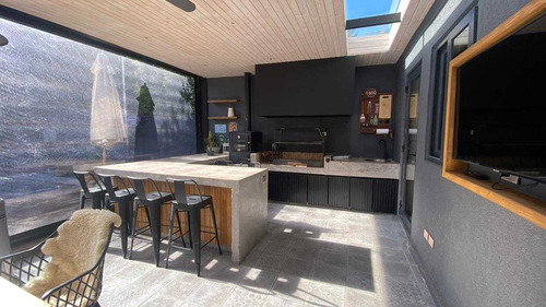 Oportunidad Casa Remodelada (106339)