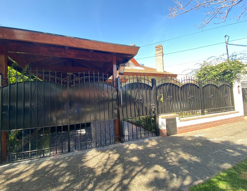 Venta Casa Hurlingham Iglesia 4 Dorm Jardín Quincho Pileta