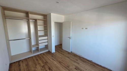 Venta De Pozo: Pisos De 4 Ambientes Con Cochera Y Baulera. Zona Güemes.