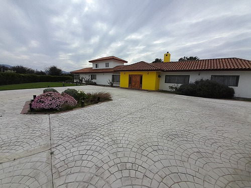 Gran Casa En Parcela Con Piscina Y Jardin Formado 