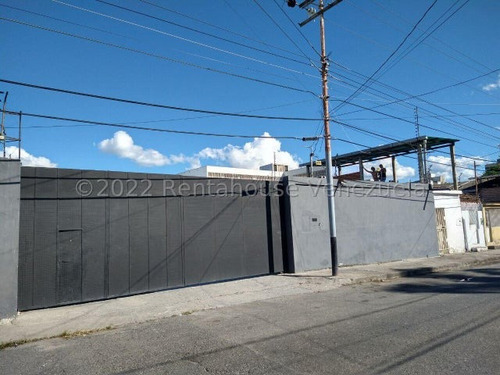 Galpón En Venta Centro De Barquisimeto Kenlimar Nieto 23-16483