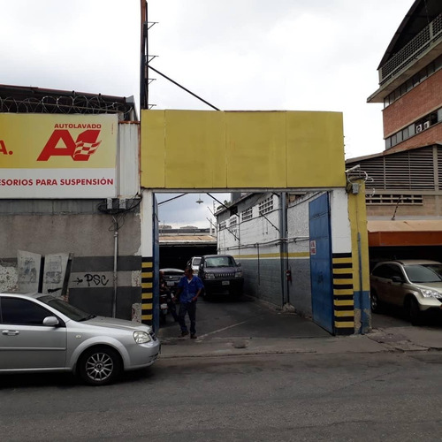 Imagen 3 de 4 de A La Venta Gran Galpón Centrico En Los Ruices-3 Locales-1500m²-jp