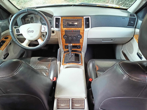 Imagen 9 de 11 de Jeep Grand Cherokee Limited 4x2