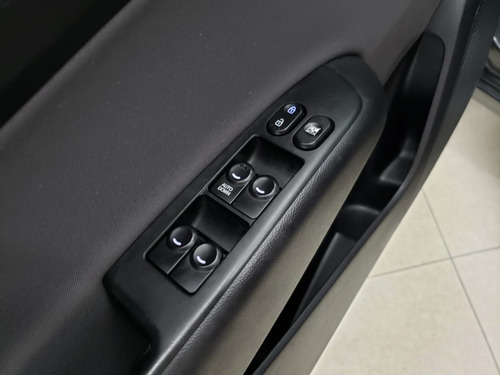 Imagem 7 de 15 de Hyundai Hb20s 1.6 Comfort Plus 2018 2019