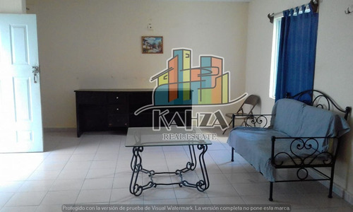 Imagen 3 de 16 de Iocal Comercial Con Departamentos En El Centro De Playa Del