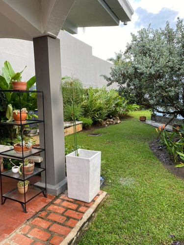 Imagen 7 de 14 de 137722 L Trias 04140432833 Casa Venta Guataparo Country Club