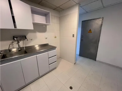 175m2 Local Arriendo En Envigado
