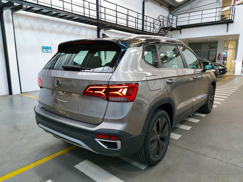 Imagen 5 de 15 de Volkswagen Taos Highline Hero 250tsi