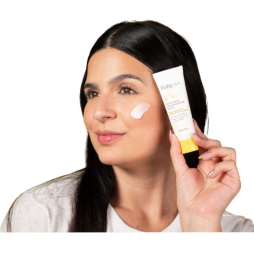 Imagem 4 de 10 de Hidratante Uniformizador Facial Ruby Skin On + Off Ruby Rose
