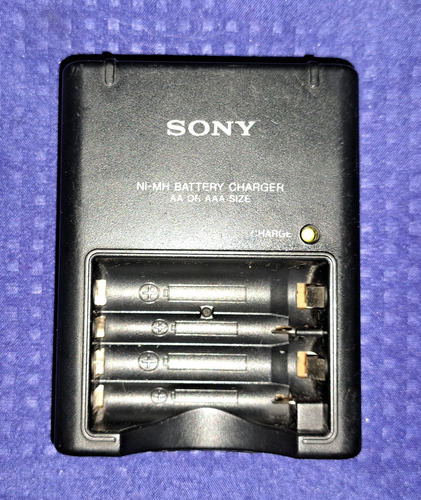 Cargador De Baterías Sony Bc-cs2a 1.4v Para Aa, Aaa (Usado)