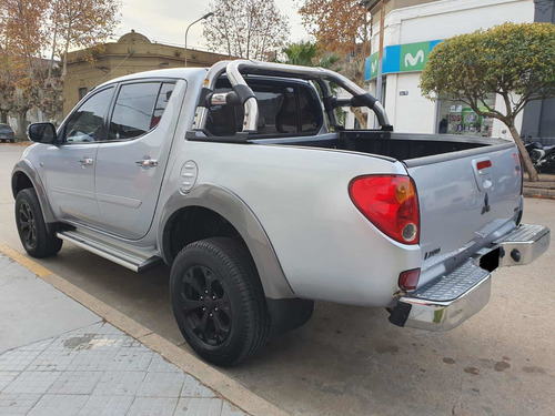 Imagen 4 de 13 de Mitsubishi L200 2014 2.5 Cd 4wd High-power Di-d At5 Cuero