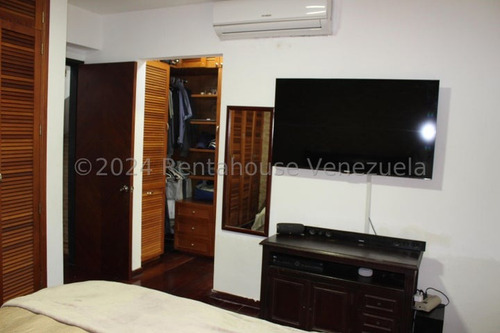 Precioso Y Amplio Tonwhouse En Venta En La Boyera. #25-20083