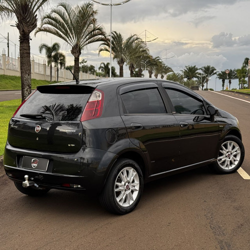 Fiat Punto 1.6 16V 4P FLEX ESSENCE DUALOGIC AUTOMATIZADO