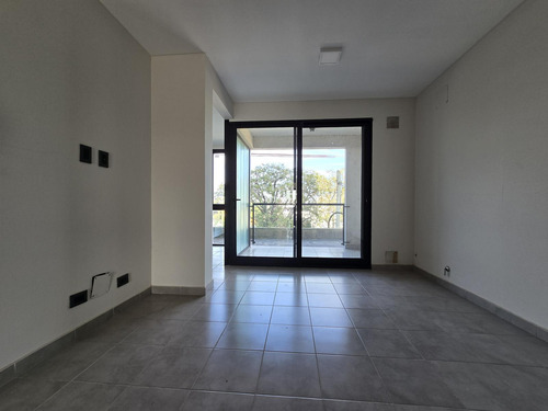 Semipiso De Un Dormitorio, Cocina Sectoriazada, Escritorio, Un Baño Y Dos Balcones, Cochera Opcional