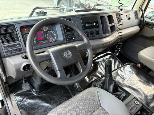 Vw 31330 Prime 6x4 Ano 2015 No Chassi De 8 Metros