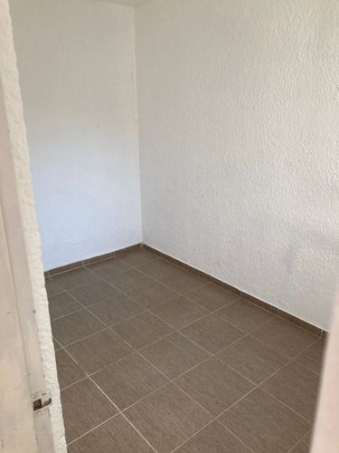 Imagen 4 de 7 de Alquilo Apto Planta Baja 2 Dormitorios Con Patio Y Parrillero