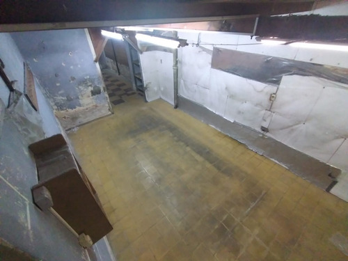 Local Comercial En Barrio Reus /excelente Zona