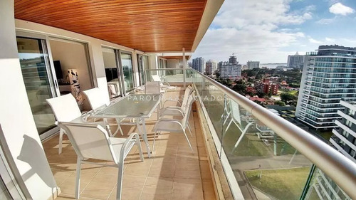 Apartamento En Venta En Icon Brava Tower, Punta Del Este.