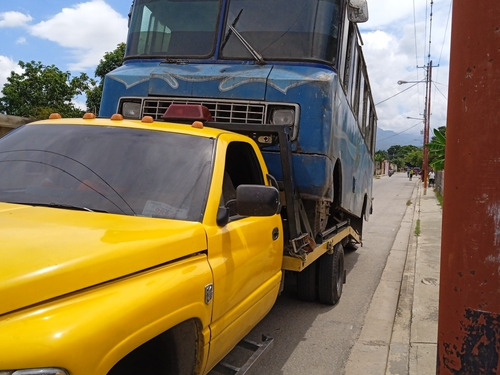 Imagen 3 de 5 de Servicio De Grúa Plataforma