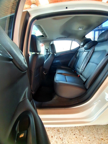 Imagen 7 de 11 de Citroën C4 Lounge 2017 1.6 Thp 165 At6 Shine
